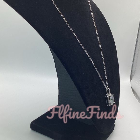 💎1.5 TWC Radiant Cut  CZ Diamond Pendant necklace💎 - Picture 7 of 16